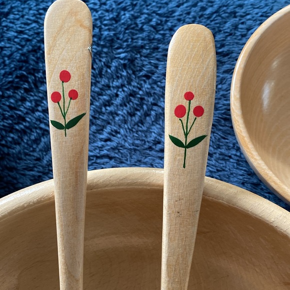 Beautiful vintage salad set with tags. - Picture 2 of 5